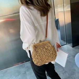 Straw rattan crossbody 🍭